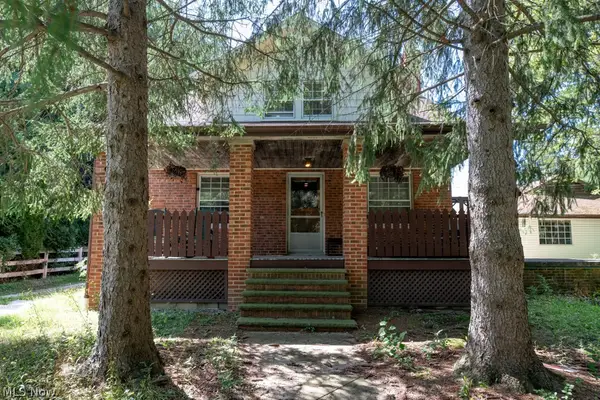 2864 Som Center Road, Willoughby Hills, OH 44094