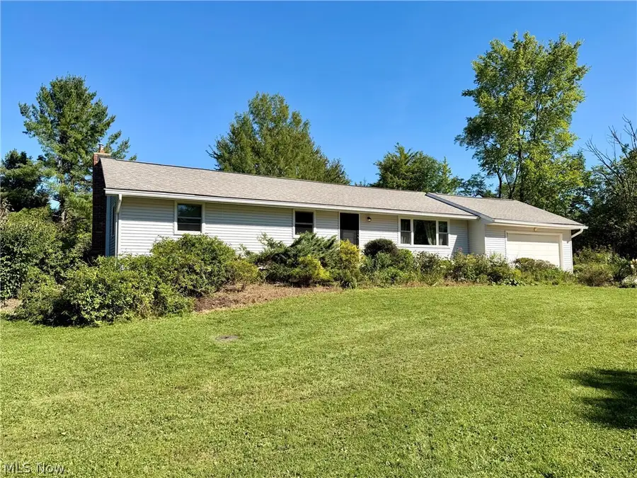 13047 Manor Drive, Chardon, OH 44024 - #2