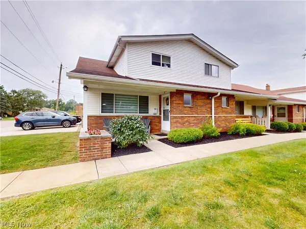 25395 Country Club Boulevard #12, North Olmsted, OH 44070