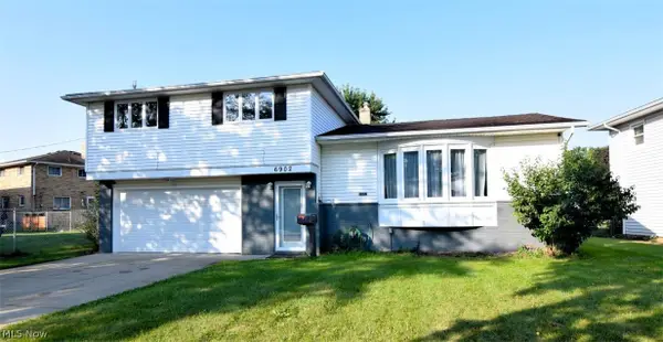 6902 Lantern Lane, Parma Heights, OH 44130