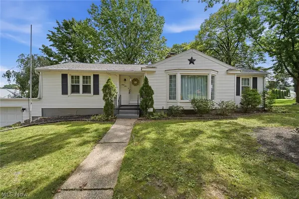 41 8th Street, Barberton, OH 44203