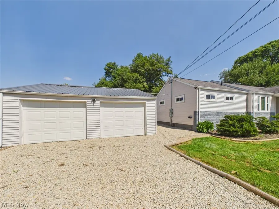 611 21st Street, Vienna, WV 26105 - #3