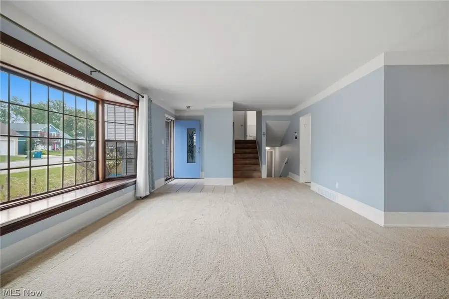6504 Kingsdale Boulevard, Parma Heights, OH 44130 - #3
