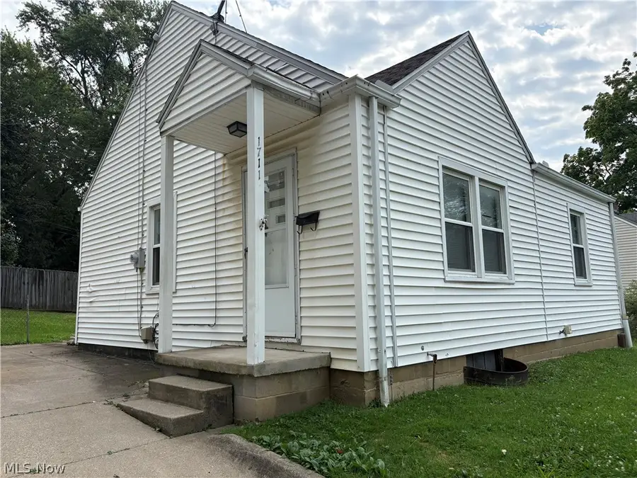 1711 Evergreen Avenue, Akron, OH 44301 - #2