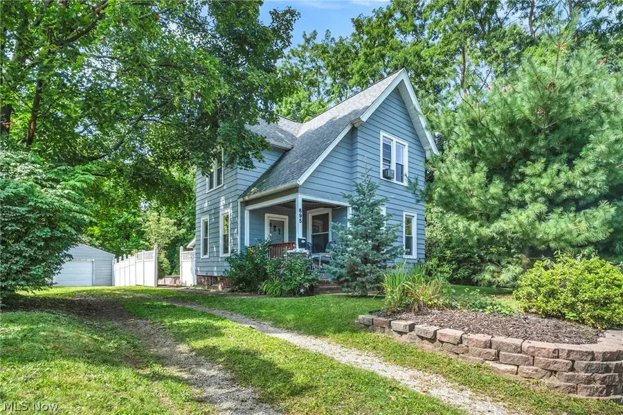 695 N Saint Clair Street, Painesville, OH 44077 - #2