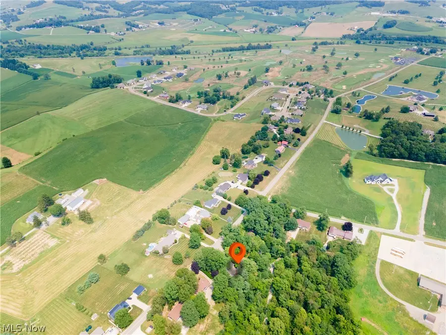 2912 Edelweiss Nw Drive, Sugarcreek, OH 44681 - #2