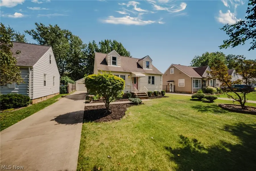 6953 Greenleaf Avenue, Parma Heights, OH 44130 - #3
