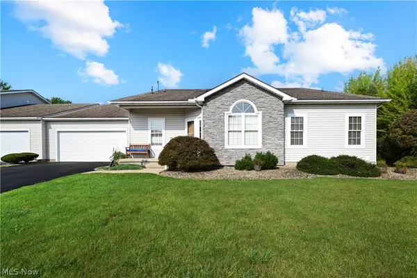 21 Abbington Nw Drive, Warren, OH 44481