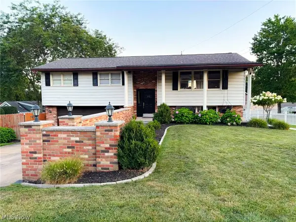 312 Donahey Ne Avenue, New Philadelphia, OH 44663