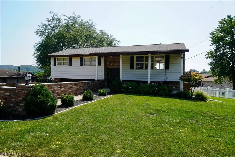 312 Donahey Ne Avenue, New Philadelphia, OH 44663 - #2