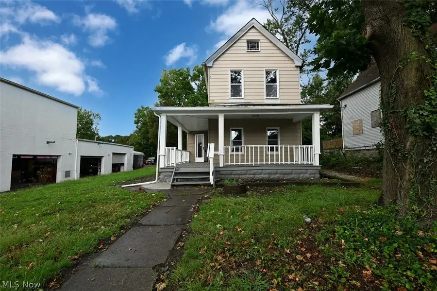 906 E Buchtel Avenue, Akron, OH 44319 - #2