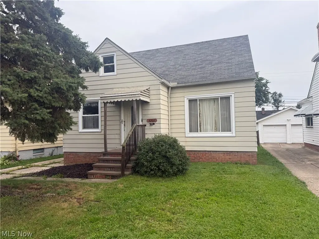 6206 Snow Road, Parma, OH 44129 - #1