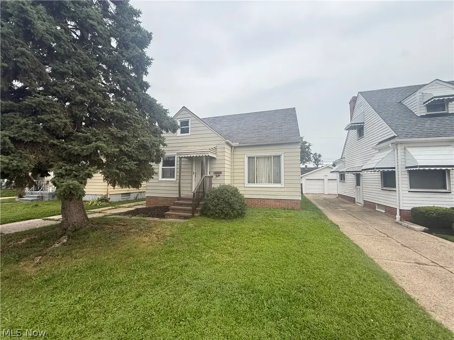 6206 Snow Road, Parma, OH 44129 - #2