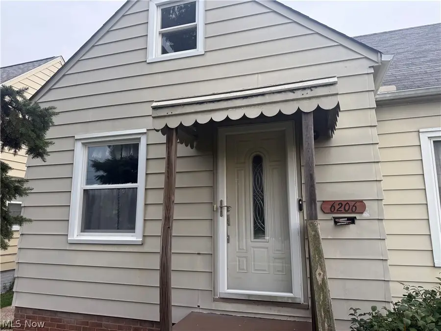 6206 Snow Road, Parma, OH 44129 - #3