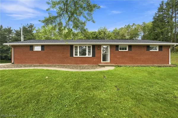 1715 Hillcrest Nw Drive, Dover, OH 44622