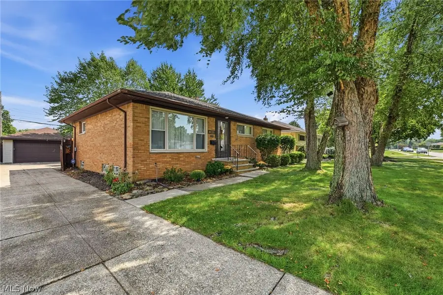7263 Oakwood Road, Parma, OH 44130 - #2