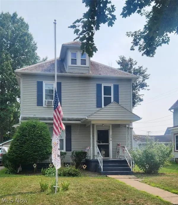 754 NW Ray Avenue, New Philadelphia, OH 44663