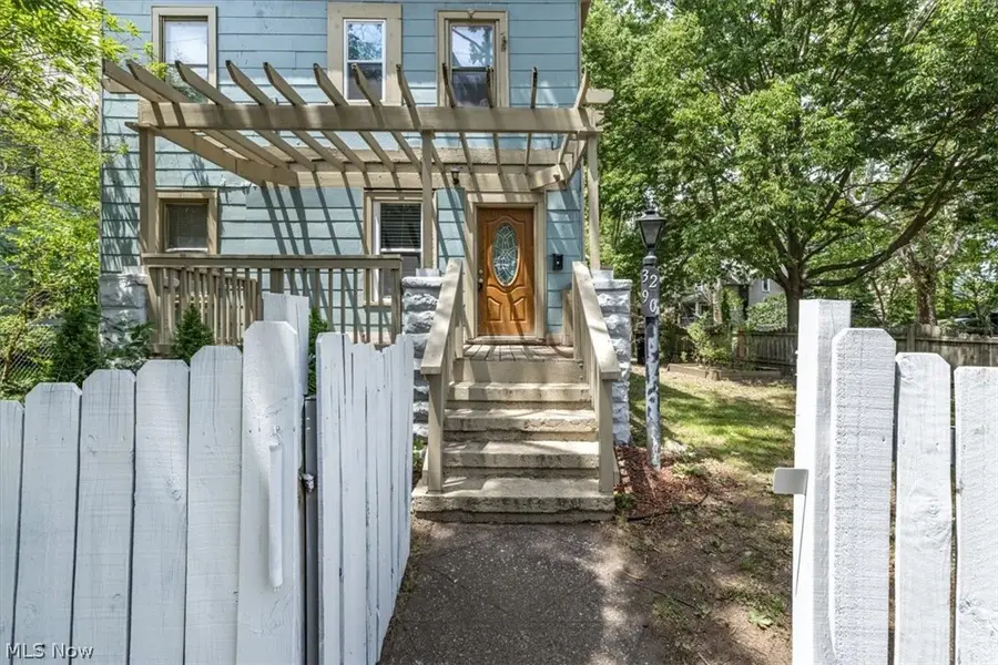 3290 W 17th Street, Cleveland, OH 44109 - #2