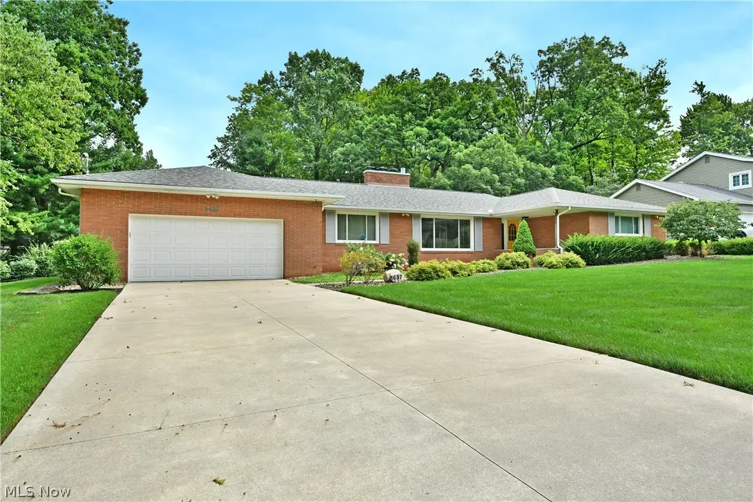 8637 Squirrel Hill Ne Drive, Warren, OH 44484 - #1