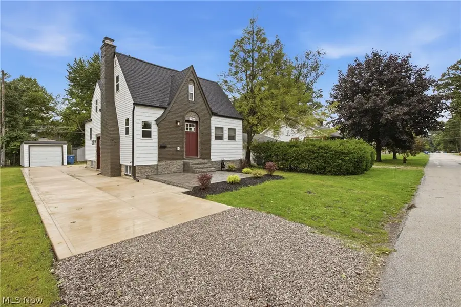 766 Cherokee Trail, Willoughby, OH 44094 - #3