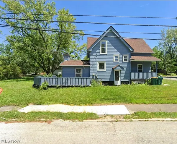 15413 Raymond Street, Maple Heights, OH 44137