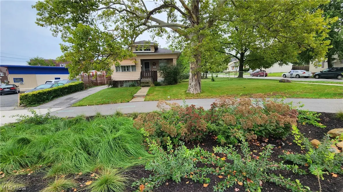7925 Garfield Boulevard, Garfield Heights, OH 44125 - #1