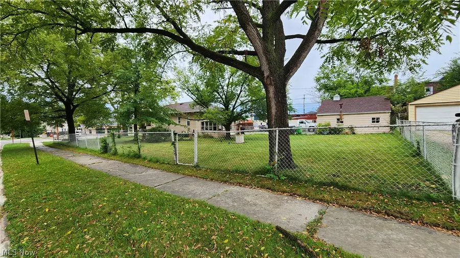 7925 Garfield Boulevard, Garfield Heights, OH 44125 - #2
