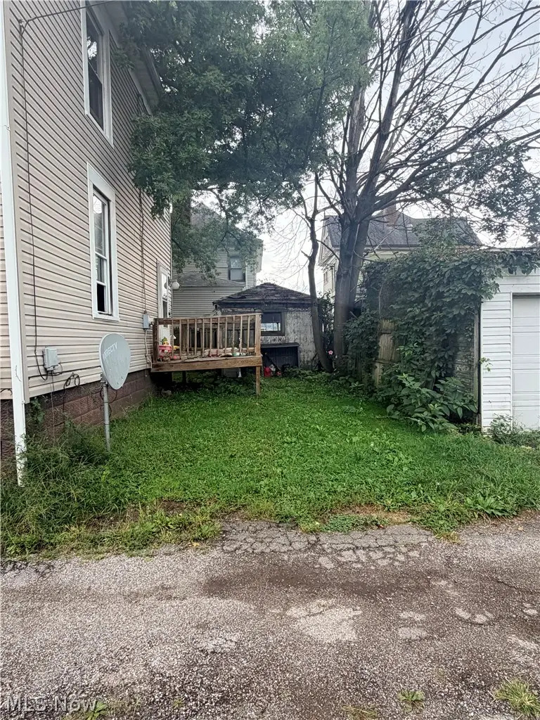 607 Adams Street, Martins Ferry, OH 43935 - #3