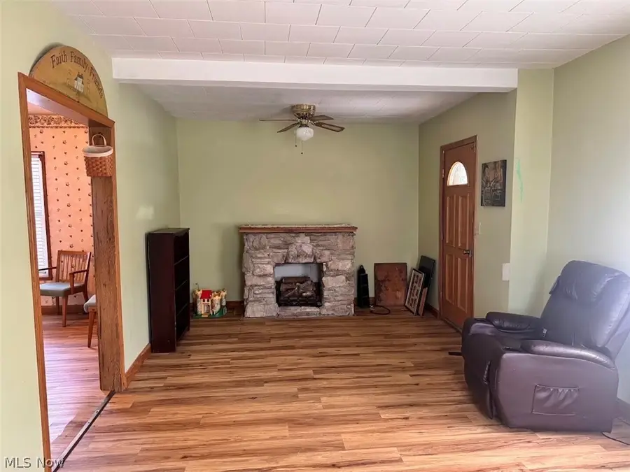 275 21st Nw Street, Barberton, OH 44203 - #2