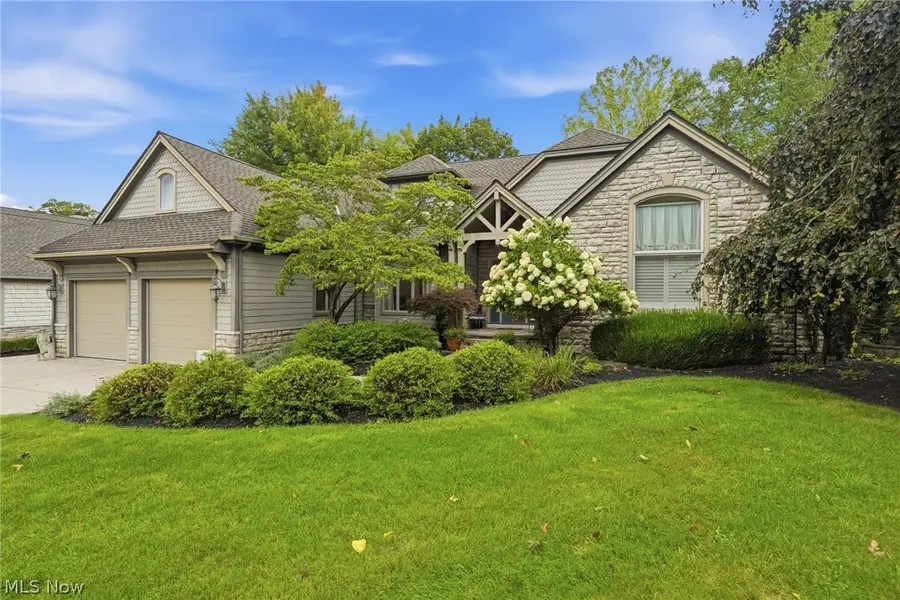 411 Stonebridge Drive, Amherst, OH 44001 - #3