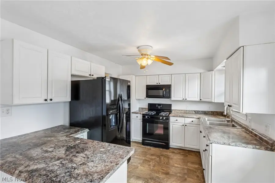 4137 Gary Avenue, Lorain, OH 44055 - #2