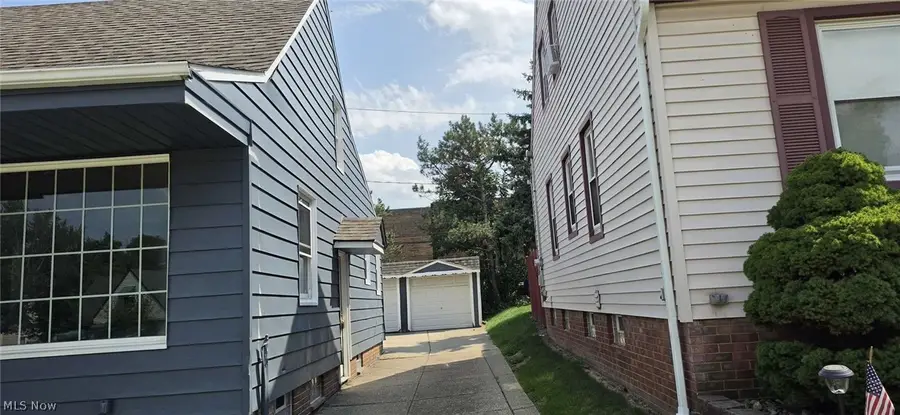 12304 Tonsing Drive, Garfield Heights, OH 44125 - #2