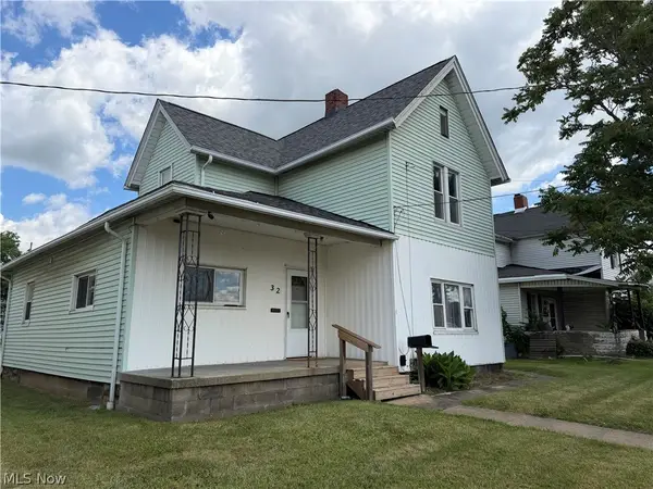 32 Cherry Nw Road, Massillon, OH 44646