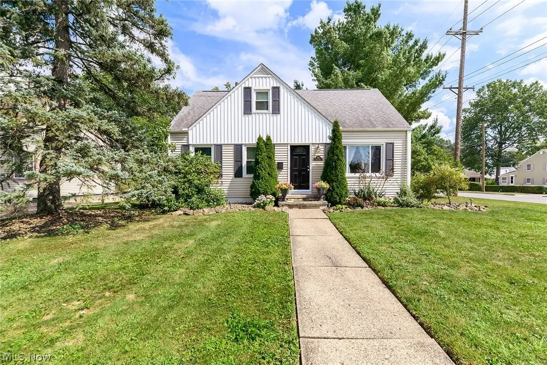 2911 9th Street, Cuyahoga Falls, OH 44221 - #1