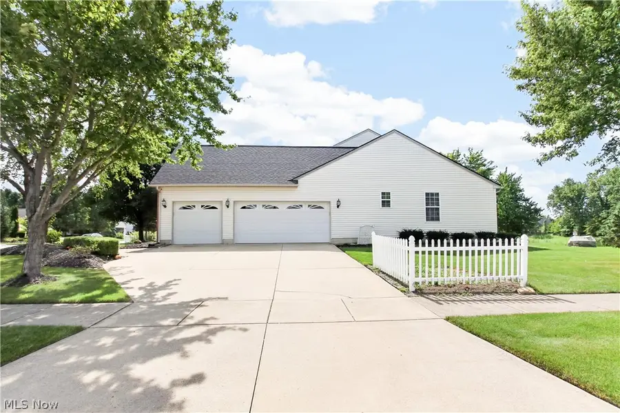 5166 Weatherstone Drive, North Ridgeville, OH 44039 - #3