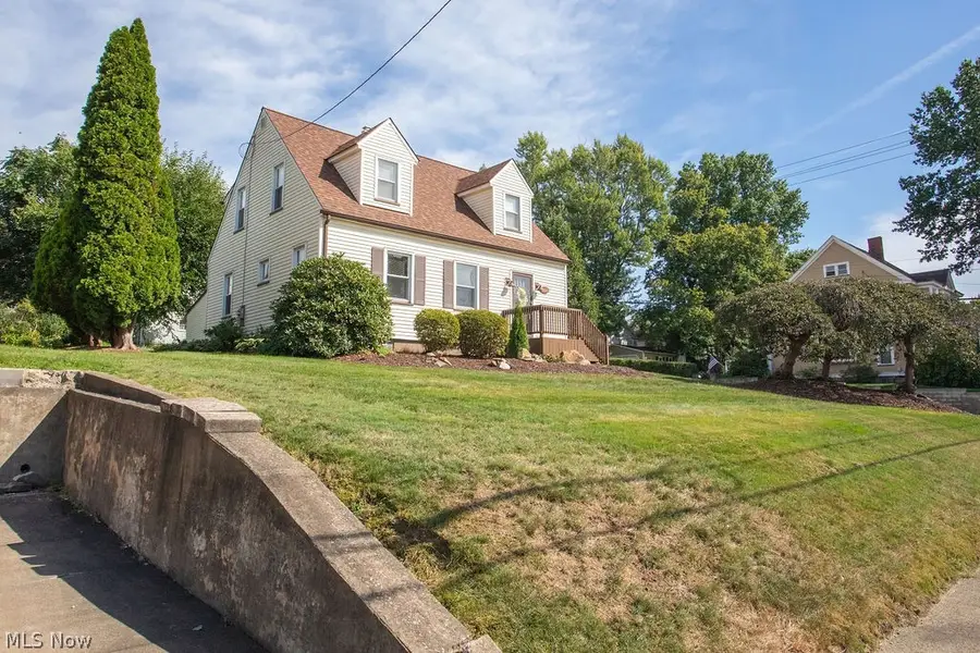 303 N Bentley Avenue, Niles, OH 44446 - #2