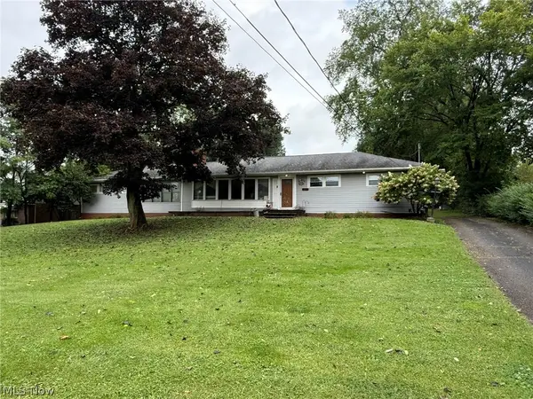 4924 Cleveland Nw Avenue, Canton, OH 44709