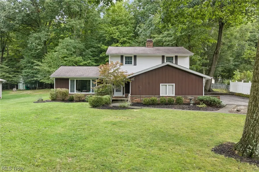 7033 Shaner Drive, Walton Hills, OH 44146 - #2
