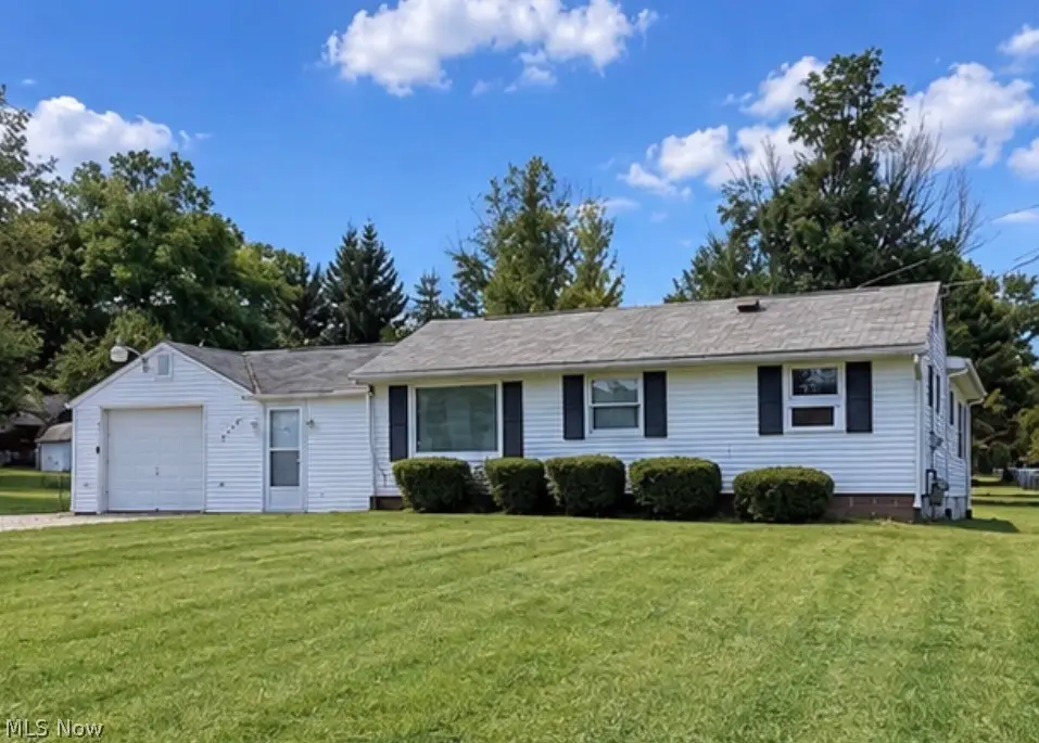 8023 Columbus Ne Road, Louisville, OH 44641 - #1