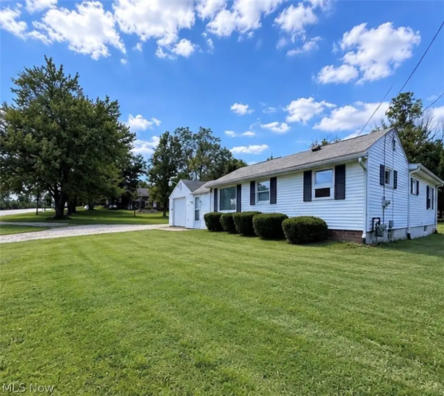 8023 Columbus Ne Road, Louisville, OH 44641 - #2