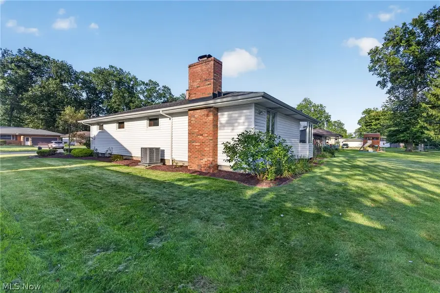 1931 Dodge Nw Drive, Warren, OH 44485 - #3