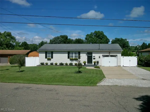 1594 Gene Street, Belpre, OH 45714