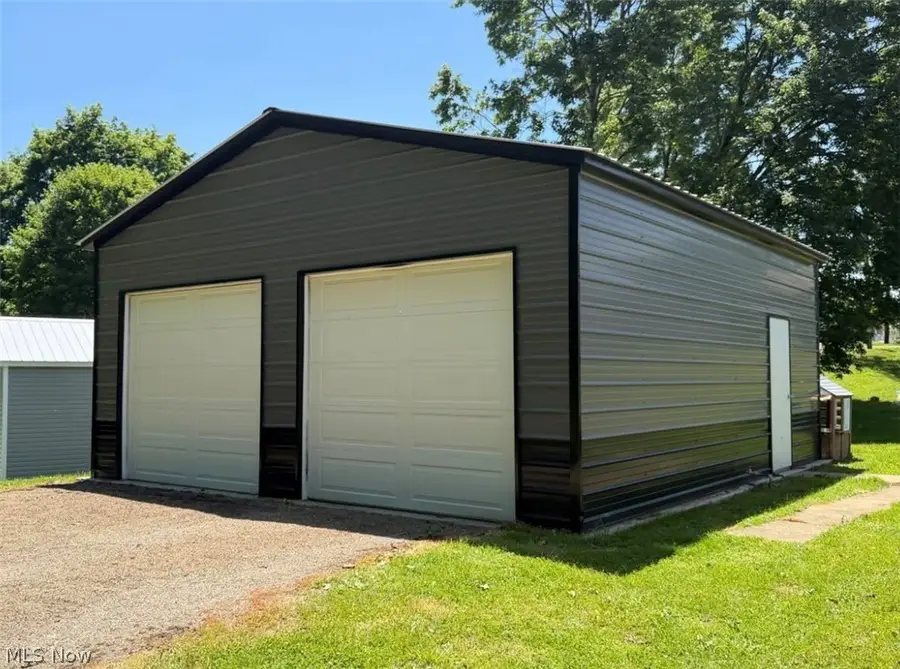 302 3rd Se Avenue, Beach City, OH 44608 - #3