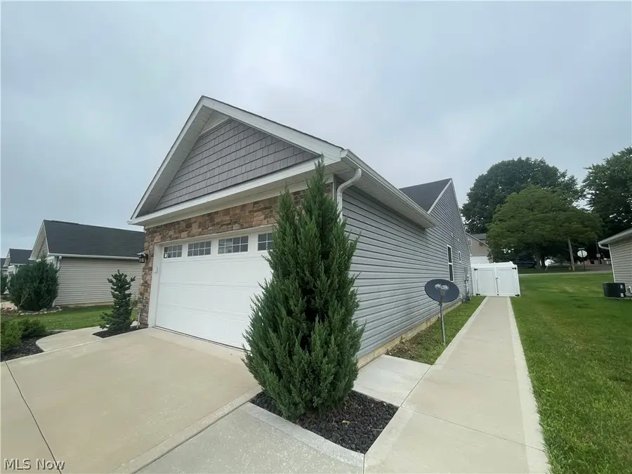 6913 Gauntlet Sw Street, Massillon, OH 44646 - #2