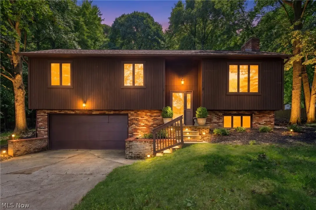 21 W Howe Road, Tallmadge, OH 44278 - #1