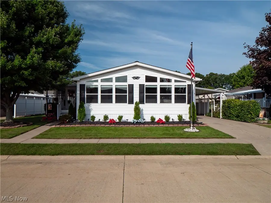 8 Emerald Lane Lane, Olmsted, OH 44138 - #2