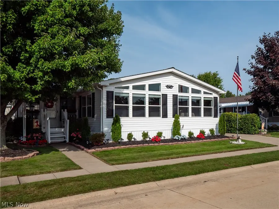 8 Emerald Lane Lane, Olmsted, OH 44138 - #3