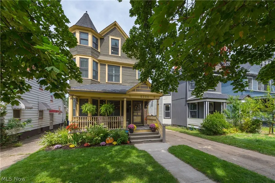 6204 W Clinton Avenue, Cleveland, OH 44102 - #3