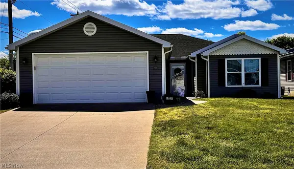 703 Oak Tree Lane, Belpre, OH 45714