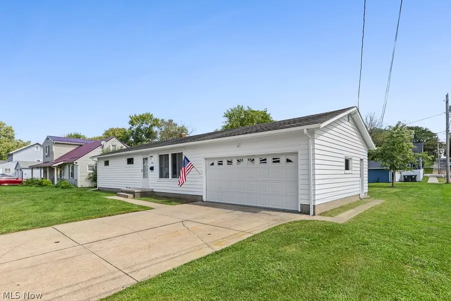 1902 Root Ne Avenue, Canton, OH 44705 - #2